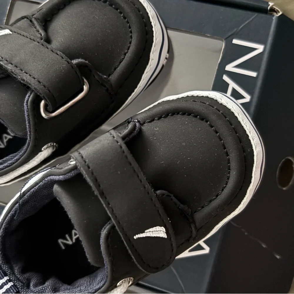 Baby Shoes Nautica size 2 - Picture 2 of 6